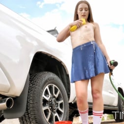 Danni Rivers in 'Tiny 4k' Big Dick Car Wash (Thumbnail 6)