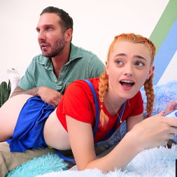 Gracey Snow in 'Tiny 4k' Gaming Cutie (Thumbnail 5)