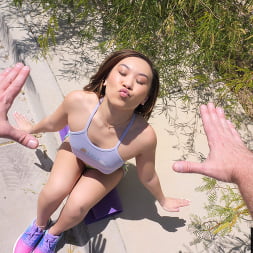 Kimmy Kimm in Park Workout (Photo 6) Kimmy Kimm in 'Tiny 4k' Park Workout (Thumbnail 6)