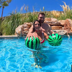 Ricki Rose in 'Tiny 4k' Summer Splash (Thumbnail 4)